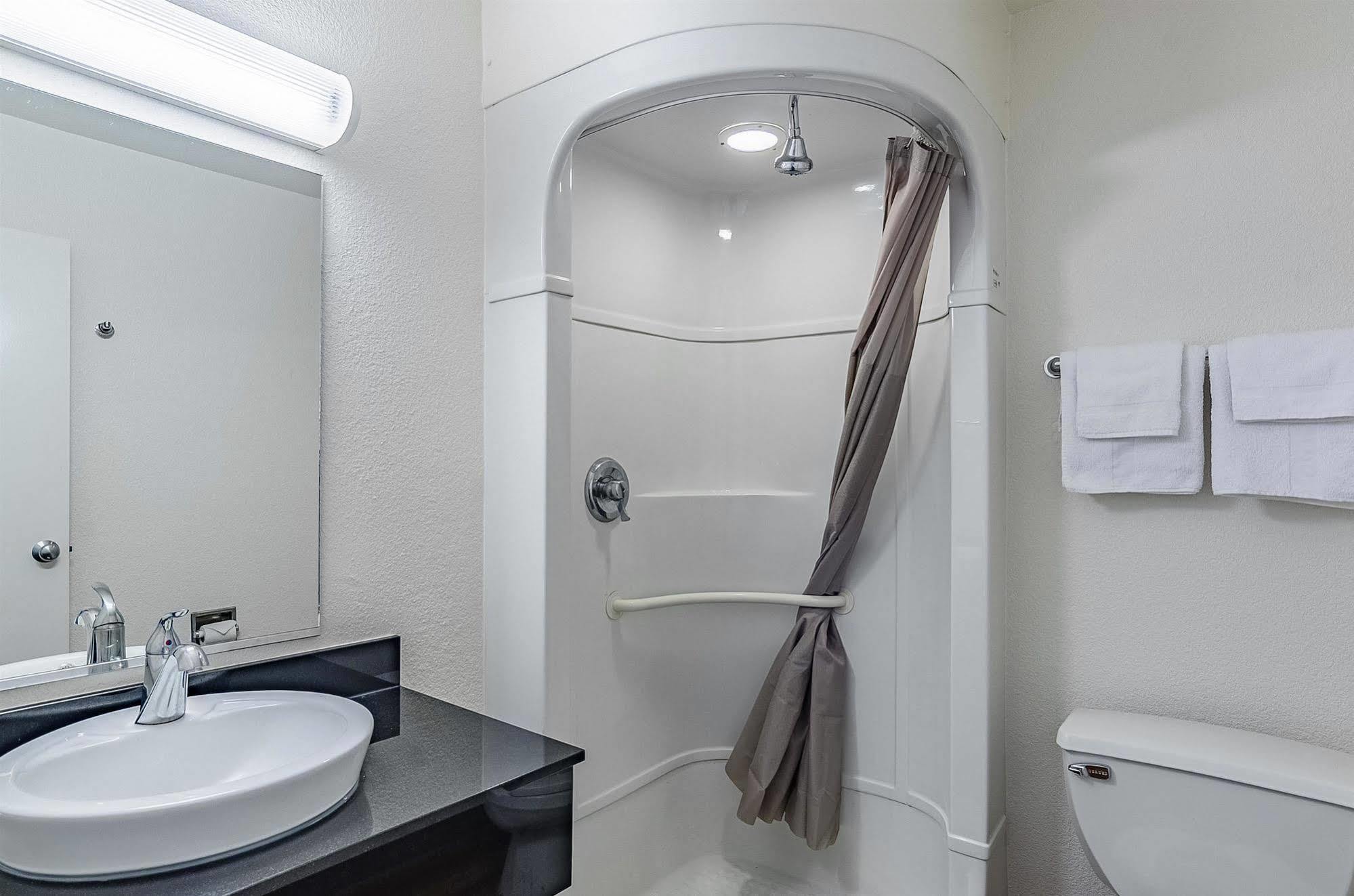 Park Inn By Radisson, שאיין מראה חיצוני תמונה